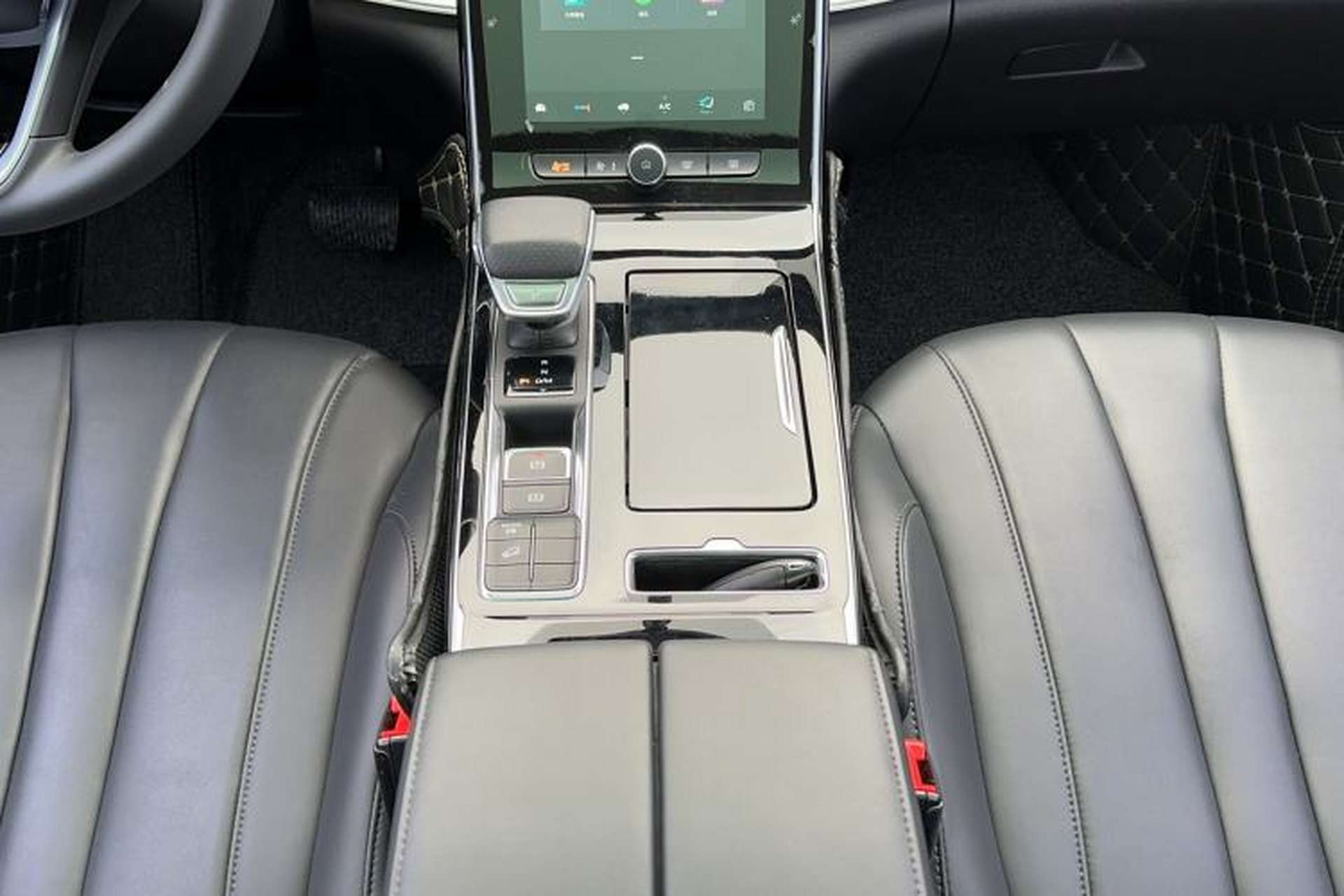 Used Roewe RX5 MAX 2019 300TGI Automatic 4G Connect Luxury Edition Gear Lever