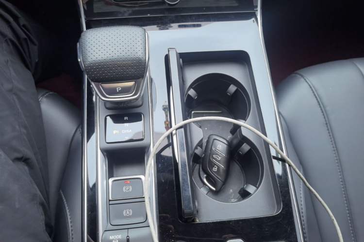 Used Roewe RX5 MAX 2019 300TGI Automatic 4G Connect Luxury Edition Gear Lever
