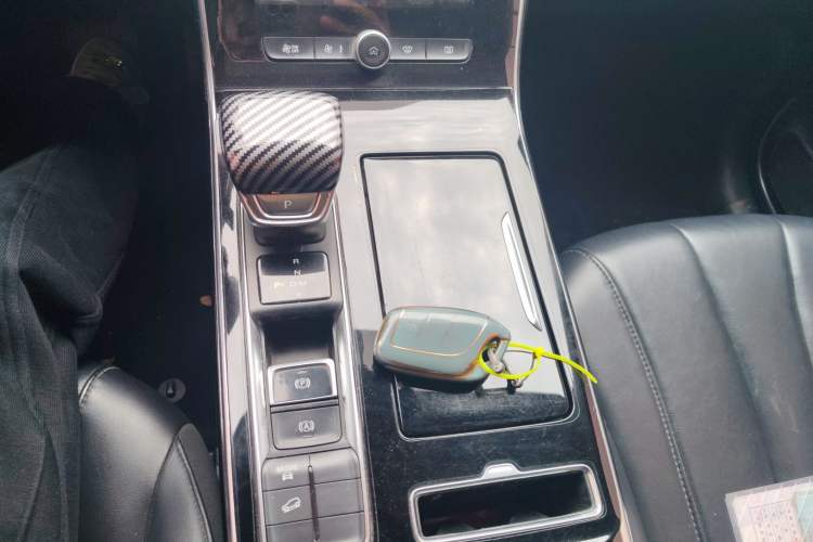 Used Roewe RX5 MAX 2019 300TGI Automatic 4G Connect Luxury Edition Gear Lever