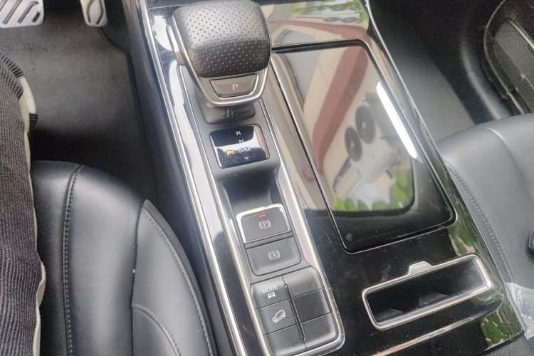 Used Roewe RX5 MAX 2019 300TGI Automatic Smart Cabin Flagship Edition Gear Lever