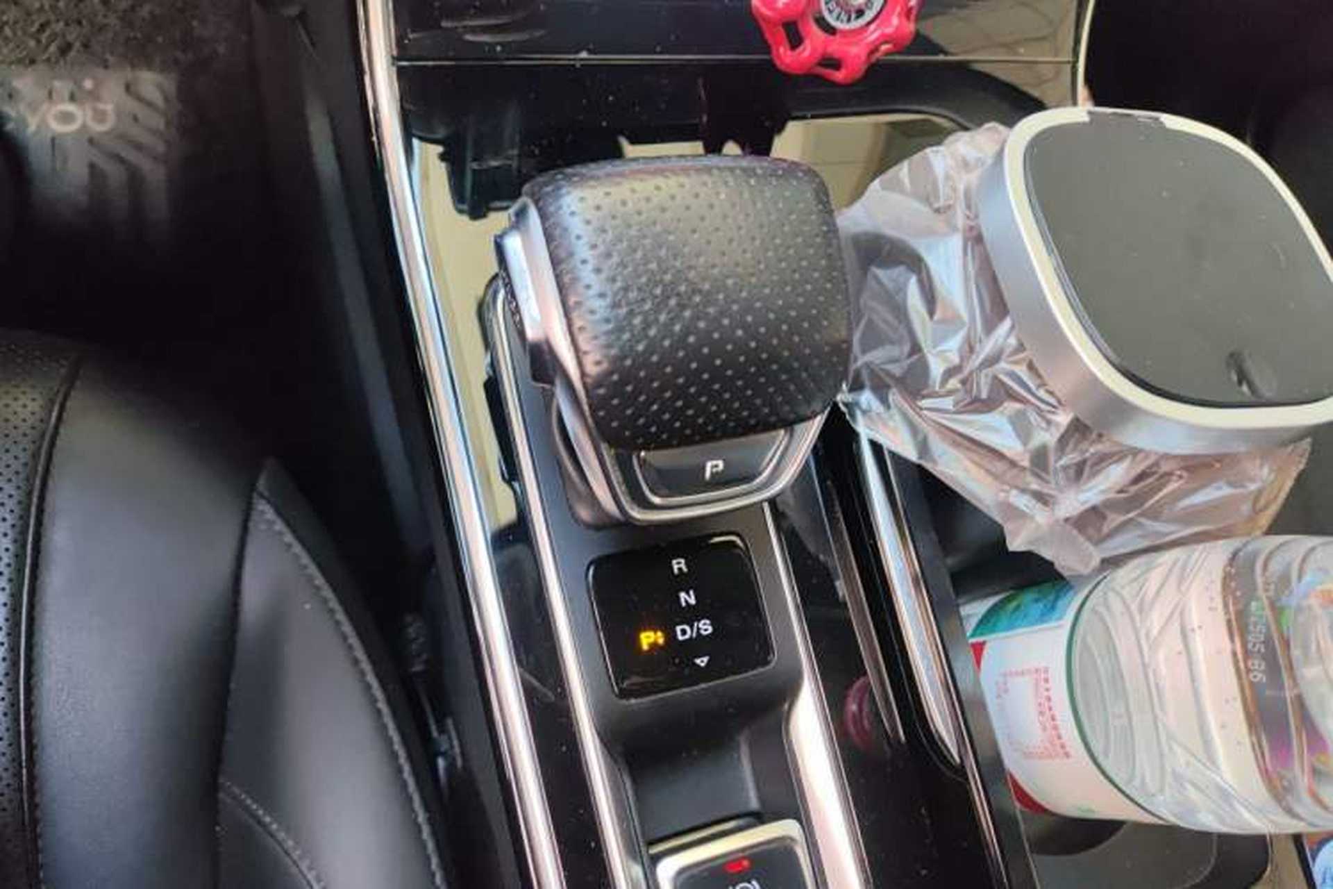Used Roewe RX5 MAX 2019 400TGI Automatic All-Wheel Drive Smart Cabin Supreme Edition Gear Lever