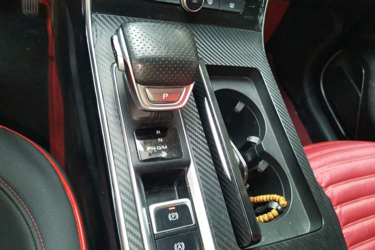 Used Roewe RX5 MAX 2019 300TGI Automatic 4G Connect Luxury Edition Gear Lever
