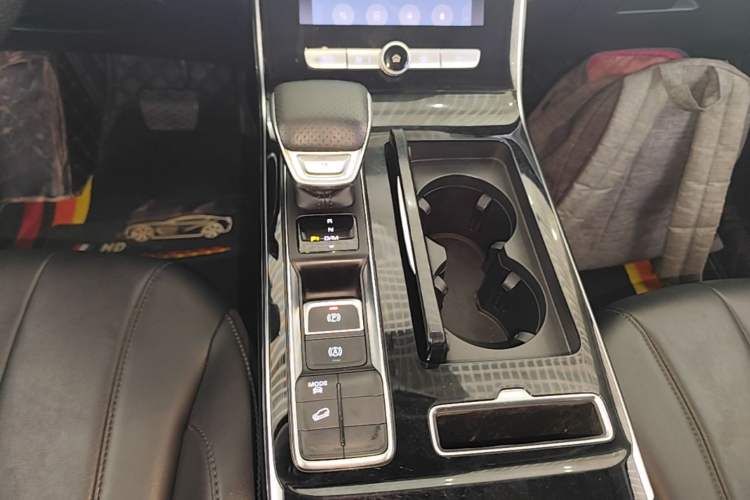 Used Roewe RX5 MAX 2019 300TGI Automatic Smart Cabin Luxury Edition Gear Lever