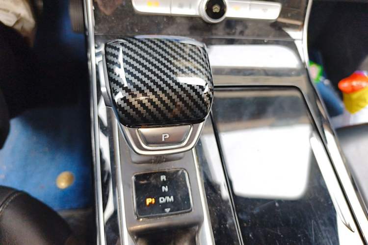 Used Roewe RX5 MAX 2019 300TGI Automatic Smart Cabin Luxury Edition Gear Lever