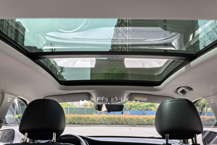 Used Roewe RX5 MAX 2019 300TGI Automatic 4G Connect Luxury Edition Headliner