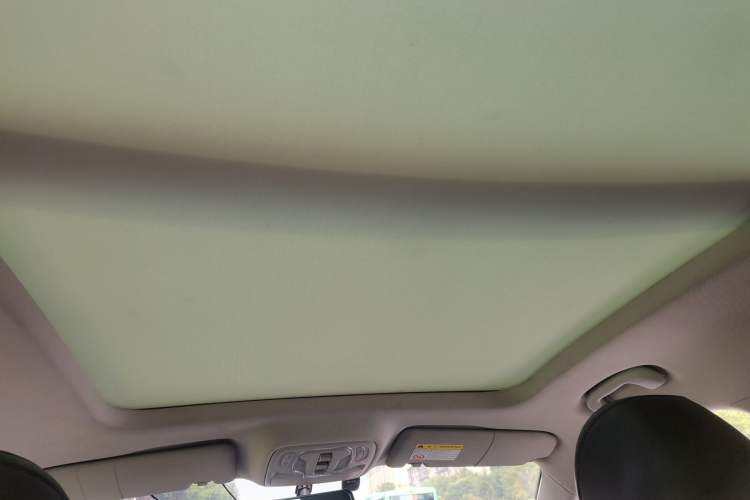 Used Roewe RX5 MAX 2019 300TGI Automatic 4G Connect Luxury Edition Headliner