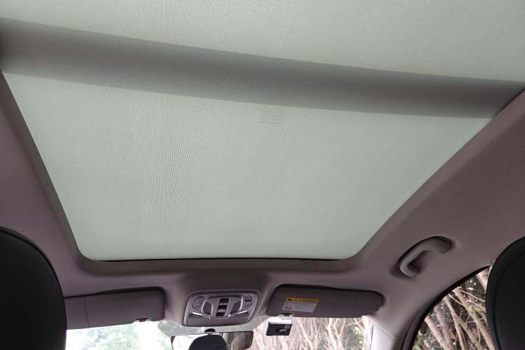 Used Roewe RX5 MAX 2019 300TGI Automatic 4G Connect Luxury Edition Headliner