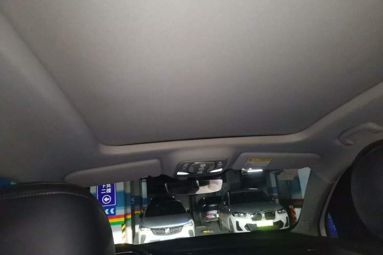 Used Roewe RX5 MAX 2019 300TGI Automatic 4G Connect Luxury Edition Headliner