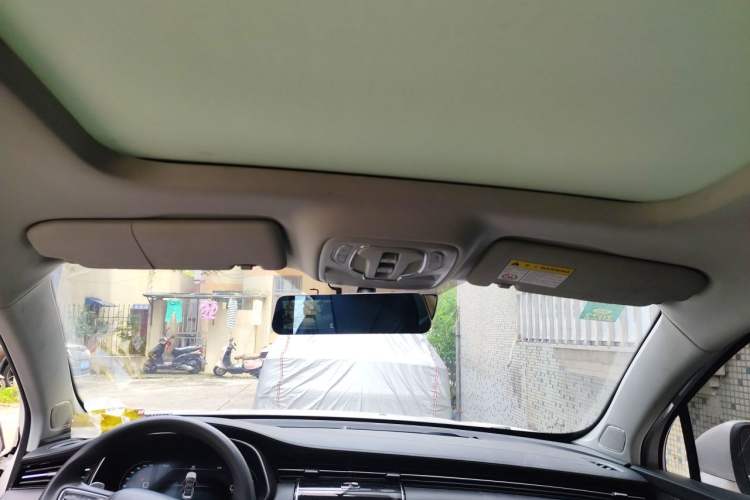 Used Roewe RX5 MAX 2019 300TGI Automatic 4G Connect Luxury Edition Headliner