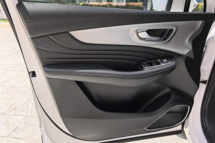 Used Roewe RX5 MAX 2019 300TGI Automatic 4G Connect Luxury Edition Interior 1
