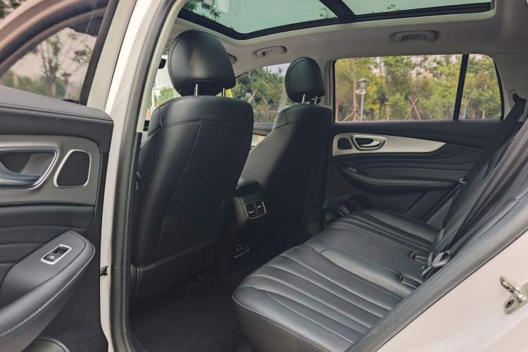 Used Roewe RX5 MAX 2019 300TGI Manual 4G Connect Luxury Edition Interior 11