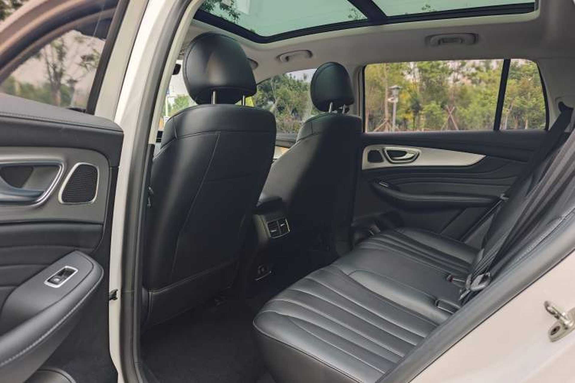 Used Roewe RX5 MAX 2019 300TGI Manual 4G Connect Luxury Edition Interior 11