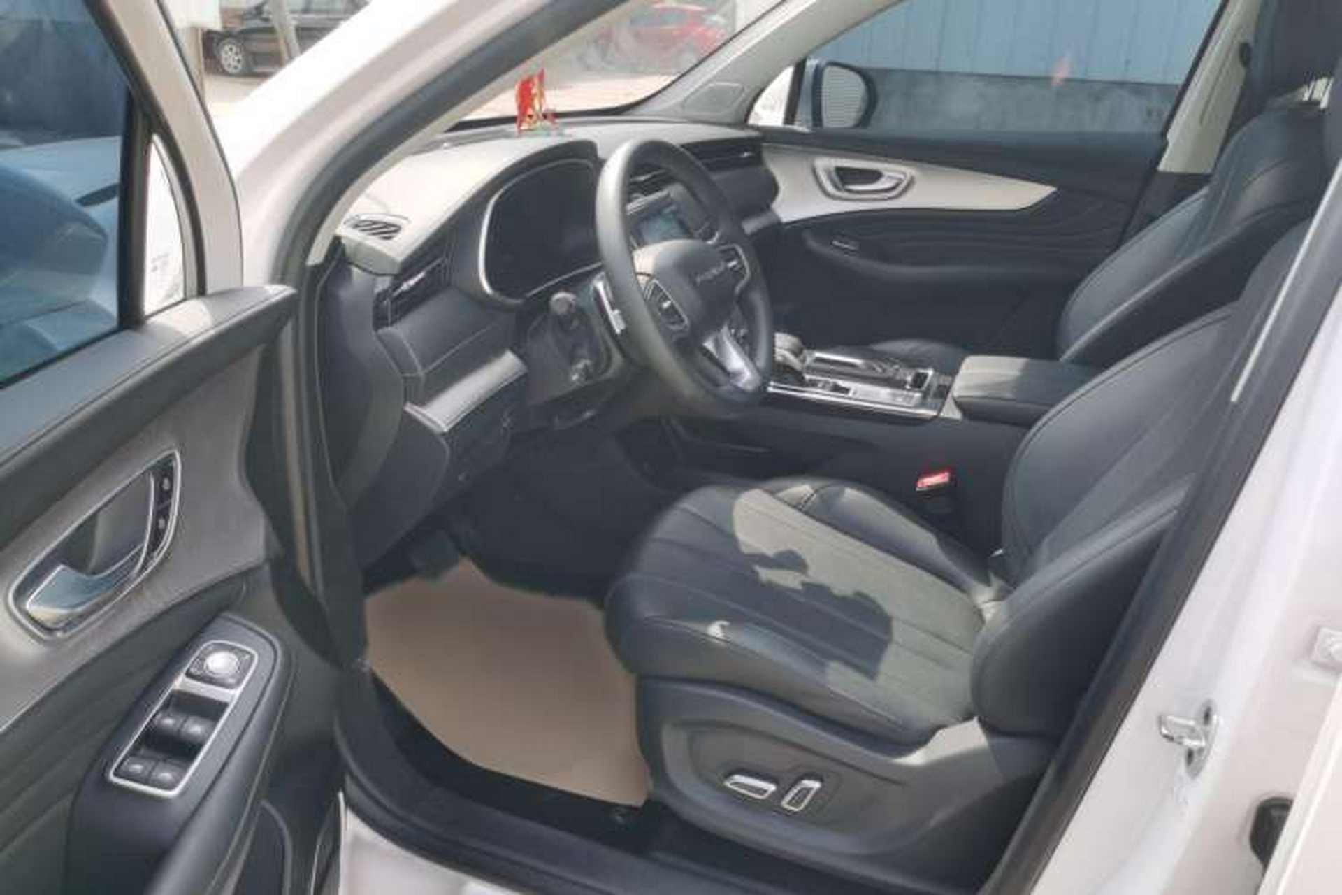Used Roewe RX5 MAX 2019 300TGI Automatic 4G Connect Luxury Edition Interior 2