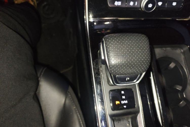 Used Roewe RX5 MAX 2019 300TGI Automatic 4G Connect Luxury Edition Interior 3