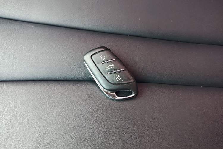 Used Roewe RX5 MAX 2019 300TGI Automatic Smart Cabin Luxury Edition Interior 4