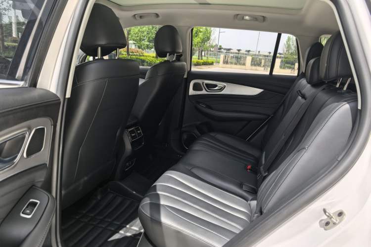 Used Roewe RX5 MAX 2019 300TGI Automatic 4G Connect Luxury Edition Interior 8