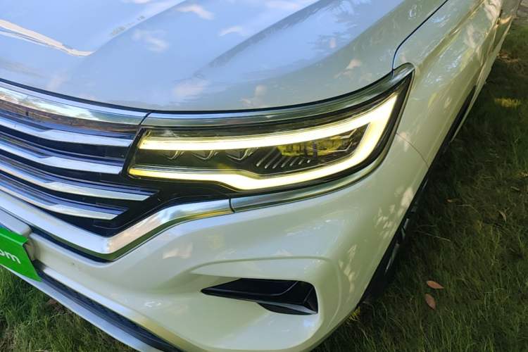 Used Roewe RX5 MAX 2019 300TGI Automatic Intelligent Driving Health Cabin Edition Left Front Headlight