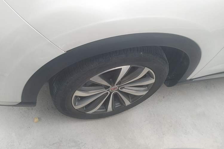 Used Roewe RX5 MAX 2019 300TGI Automatic 4G Connect Luxury Edition Left Front Wheel Hub
