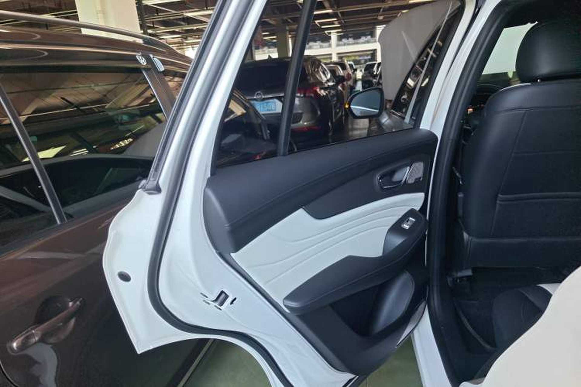Used Roewe RX5 MAX 2019 400TGI Automatic All-Wheel Drive Smart Cabin Supreme Edition Left Rear Door Interior