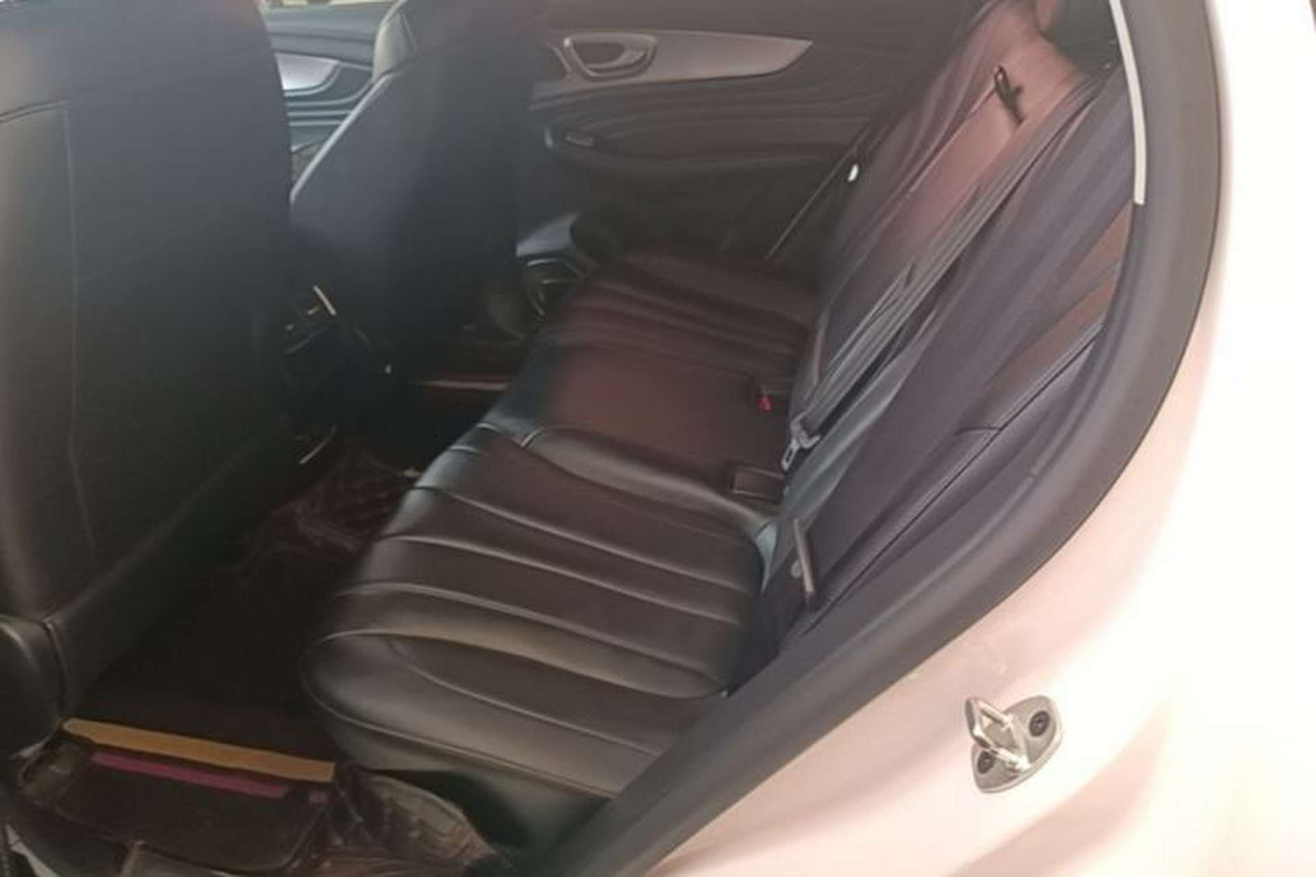 Used Roewe RX5 MAX 2019 300TGI Automatic 4G Connect Luxury Edition Left Rear Seat