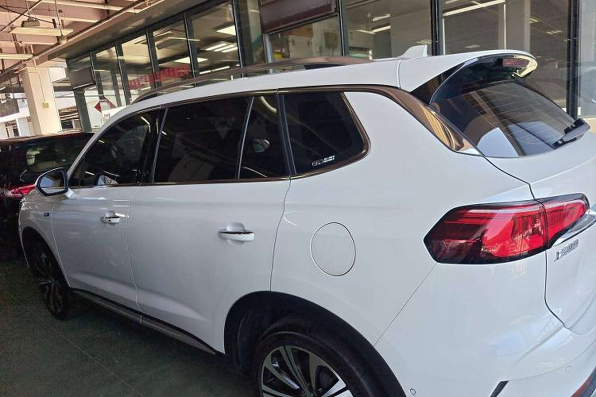 Used Roewe RX5 MAX 2019 400TGI Automatic All-Wheel Drive Smart Cabin Supreme Edition Left Side