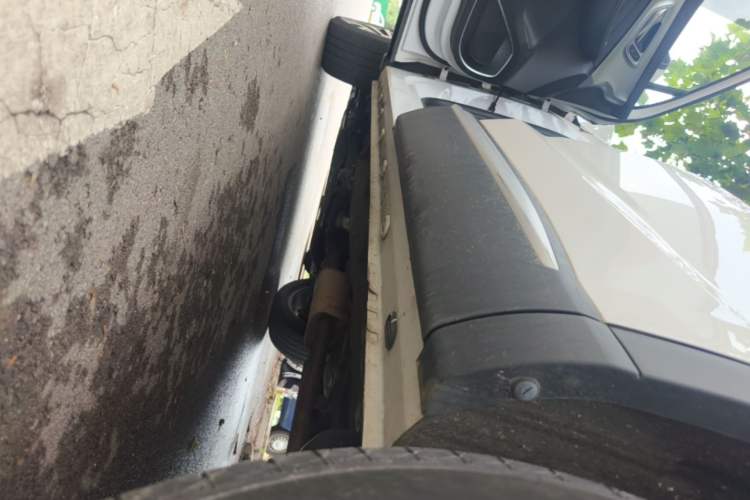 Used Roewe RX5 MAX 2019 300TGI Automatic 4G Connect Luxury Edition Left Side Sill