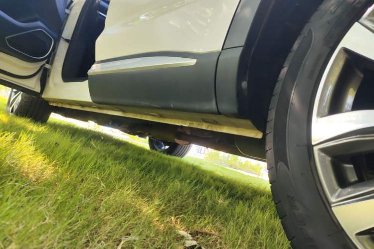 Used Roewe RX5 MAX 2019 300TGI Automatic Intelligent Driving Health Cabin Edition Left Side Sill