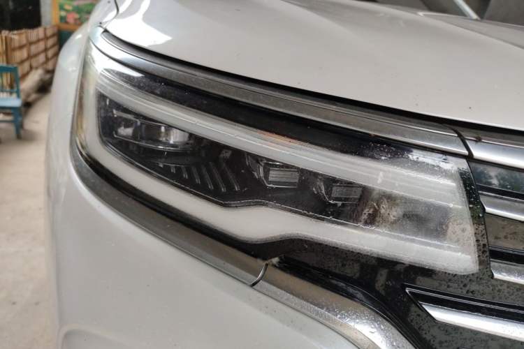 Used Roewe RX5 MAX 2019 300TGI Automatic Intelligent Driving Health Cabin Edition Right Front Headlight