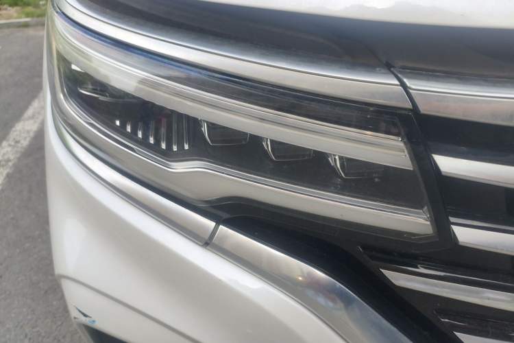 Used Roewe RX5 MAX 2019 300TGI Automatic Smart Cabin Flagship Edition Right Front Headlight
