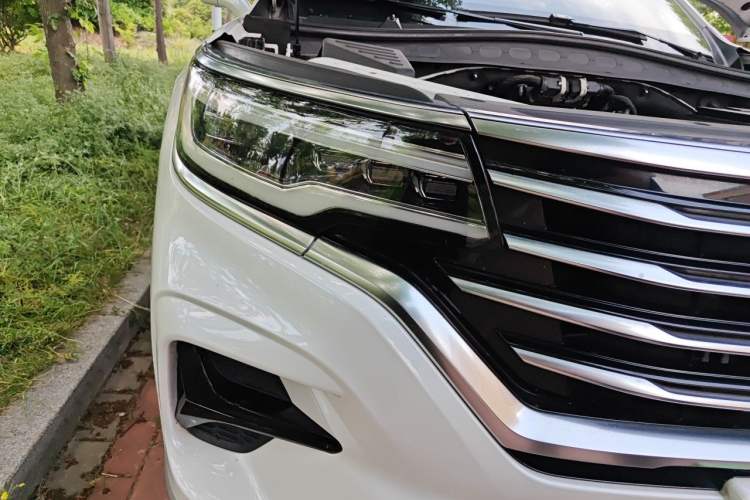Used Roewe RX5 MAX 2019 300TGI Manual 4G Connect Luxury Edition Right Front Headlight