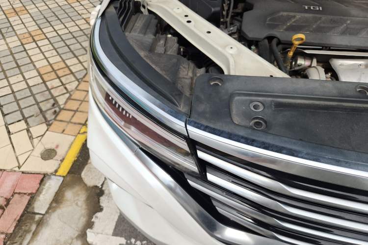 Used Roewe RX5 MAX 2019 400TGI Automatic Smart Cabin Flagship Edition Right Front Headlight