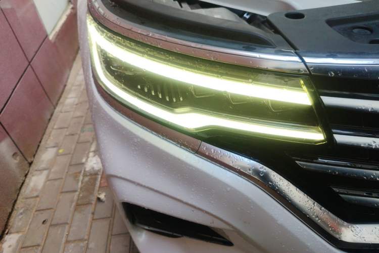 Used Roewe RX5 MAX 2019 300TGI Automatic Smart Cabin Luxury Edition Right Front Headlight