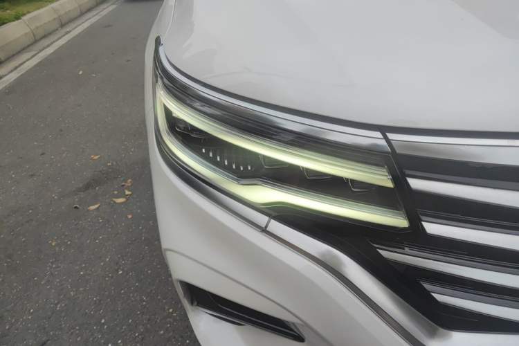 Used Roewe RX5 MAX 2019 300TGI Automatic Smart Cabin Luxury Edition Right Front Headlight