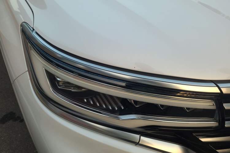 Used Roewe RX5 MAX 2019 300TGI Automatic Smart Cabin Luxury Edition Right Front Headlight