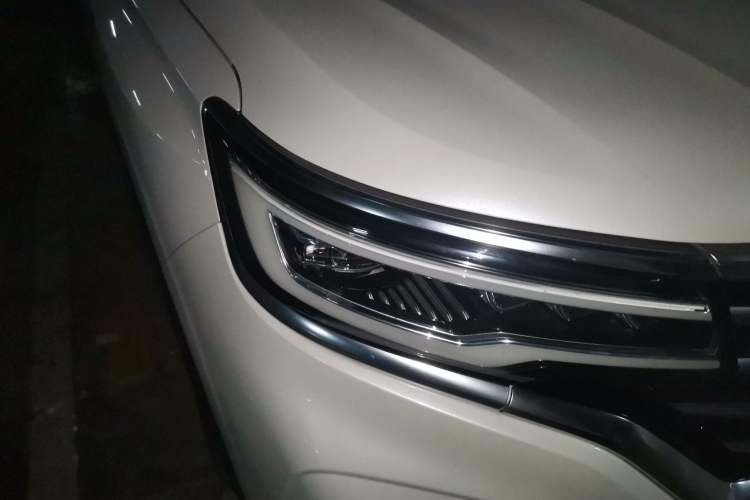 Used Roewe RX5 MAX 2019 300TGI Automatic 4G Connect Luxury Edition Right Front Headlight