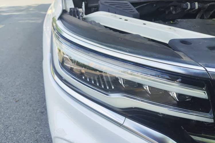 Used Roewe RX5 MAX 2019 300TGI Automatic Smart Cabin Luxury Edition Right Front Headlight