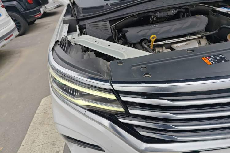 Used Roewe RX5 MAX 2019 400TGI Automatic All-Wheel Drive Smart Cabin Supreme Edition Right Front Headlight