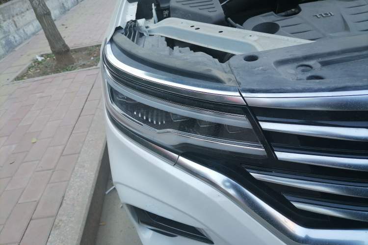 Used Roewe RX5 MAX 2019 300TGI Automatic 4G Connect Luxury Edition Right Front Headlight