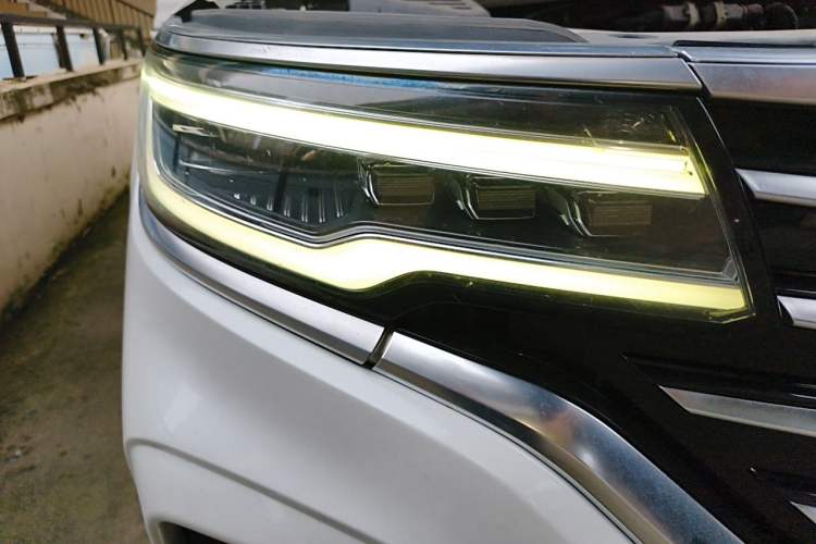 Used Roewe RX5 MAX 2019 300TGI Automatic Smart Cabin Luxury Edition Right Front Headlight