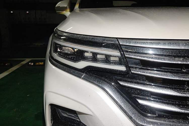 Used Roewe RX5 MAX 2019 400TGI Automatic All-Wheel Drive Smart Cabin Supreme Edition Right Front Headlight