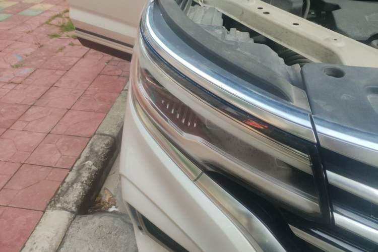 Used Roewe RX5 MAX 2019 400TGI Automatic Smart Cabin Flagship Edition Right Front Headlight