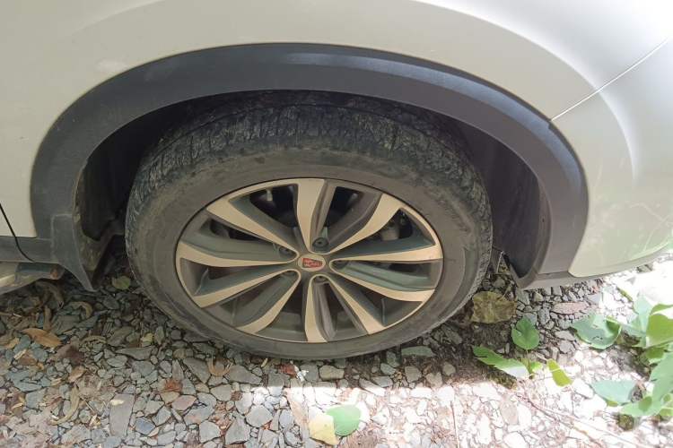 Used Roewe RX5 MAX 2019 300TGI Automatic 4G Connect Luxury Edition Right Front Wheel Hub