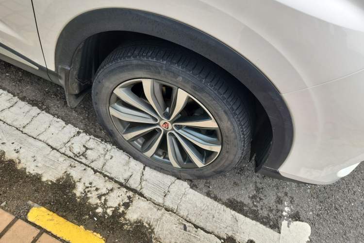 Used Roewe RX5 MAX 2019 400TGI Automatic Smart Cabin Flagship Edition Right Front Wheel Hub