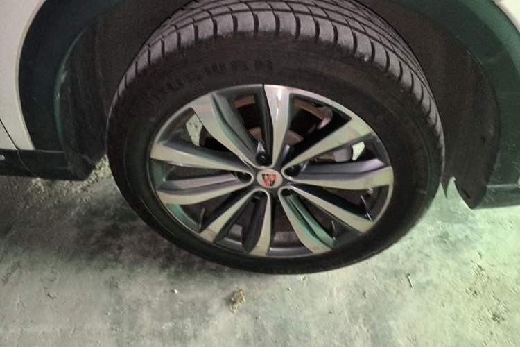 Used Roewe RX5 MAX 2019 400TGI Automatic Smart Cabin Flagship Edition Right Front Wheel Hub