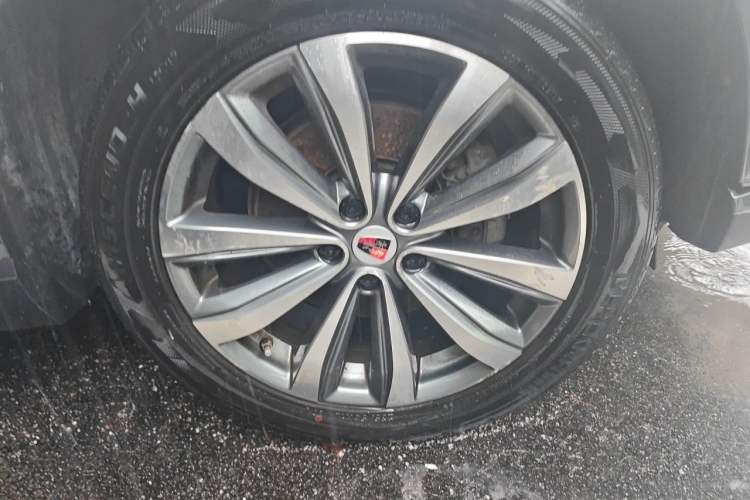 Used Roewe RX5 MAX 2019 300TGI Automatic Smart Cabin Flagship Edition Right Front Wheel Hub