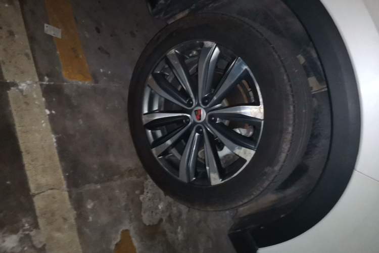 Used Roewe RX5 MAX 2019 300TGI Automatic 4G Connect Luxury Edition Right Front Wheel Hub