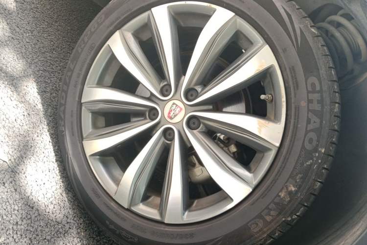 Used Roewe RX5 MAX 2019 300TGI Automatic 4G Connect Luxury Edition Right Front Wheel Hub