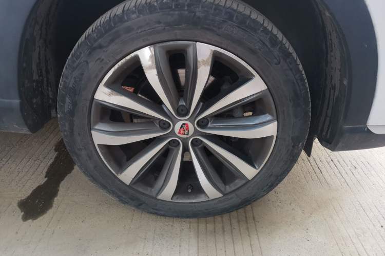 Used Roewe RX5 MAX 2019 300TGI Automatic 4G Connect Luxury Edition Right Front Wheel Hub