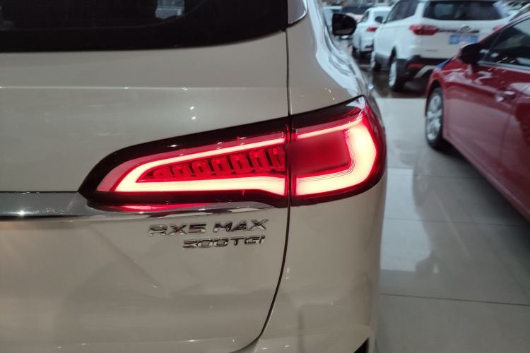 Used Roewe RX5 MAX 2019 300TGI Automatic 4G Connect Luxury Edition Right Rear Taillight