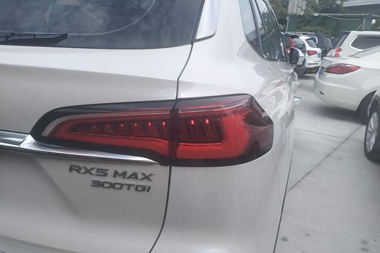 Used Roewe RX5 MAX 2019 300TGI Automatic 4G Connect Luxury Edition Right Rear Taillight